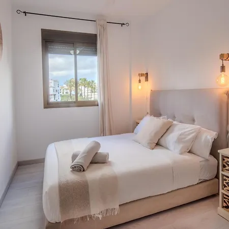Two Bedroom Within Puerto Banus Marina Appartement