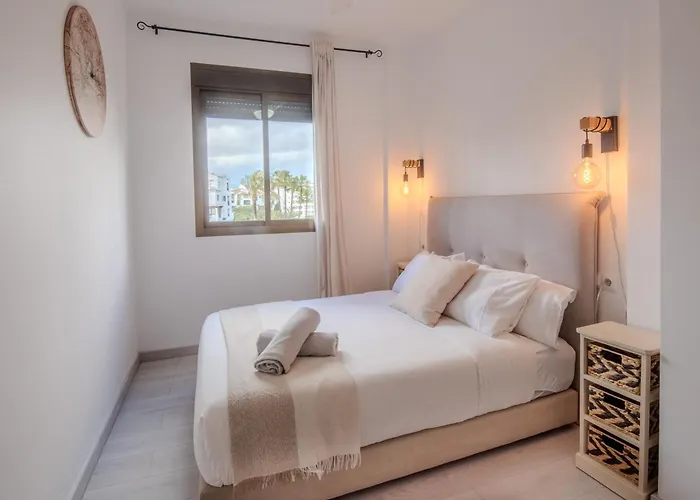 Two Bedroom Within Puerto Banus Marina 아파트